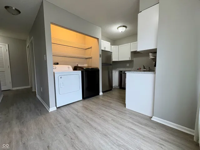 $199,900 | 586 Hunters Drive, Unit B, Carmel, IN 46032