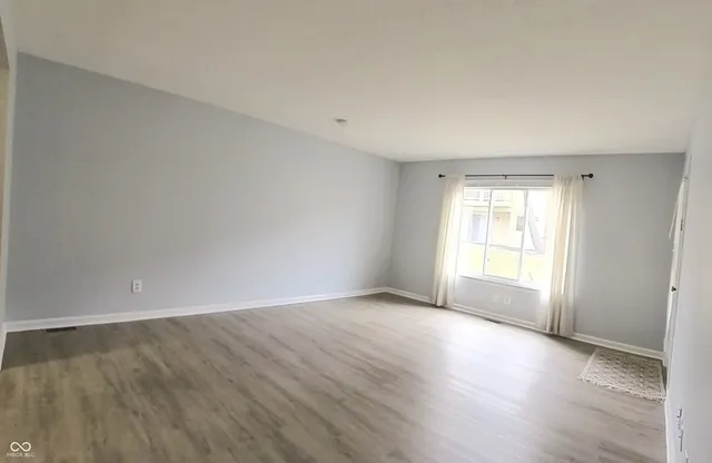 $199,900 | 586 Hunters Drive, Unit B, Carmel, IN 46032