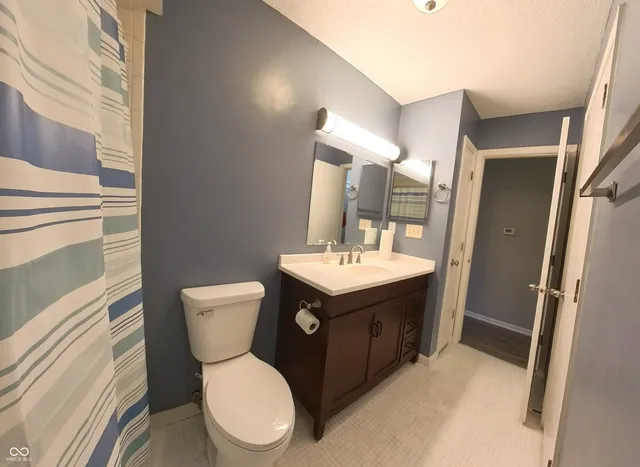 $199,900 | 586 Hunters Drive, Unit B, Carmel, IN 46032