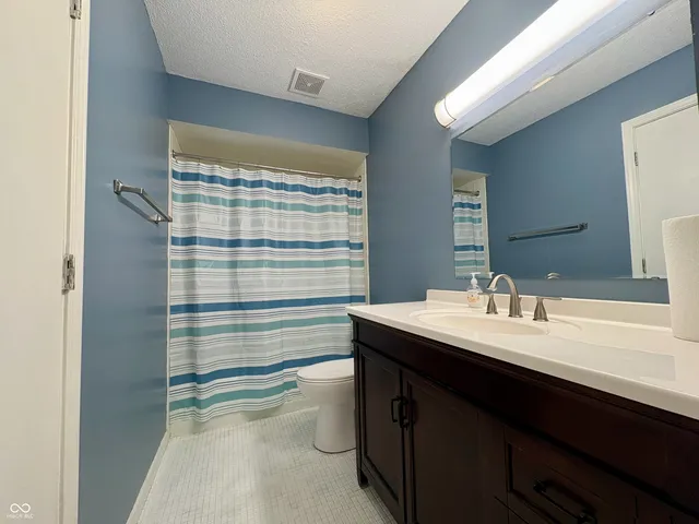 $199,900 | 586 Hunters Drive, Unit B, Carmel, IN 46032