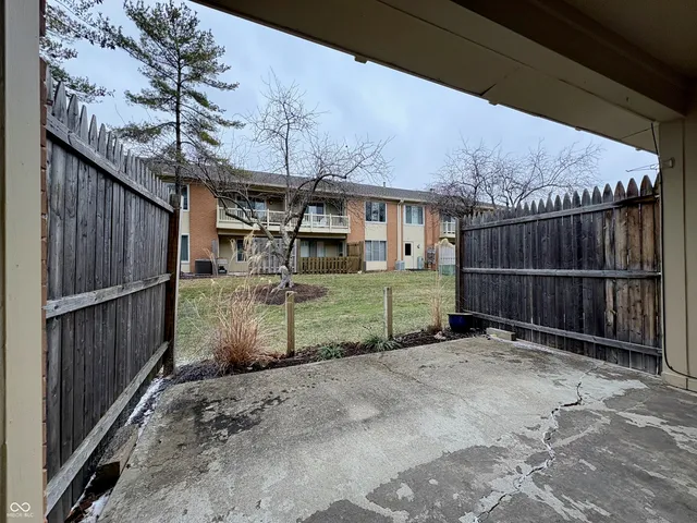 $199,900 | 586 Hunters Drive, Unit B, Carmel, IN 46032