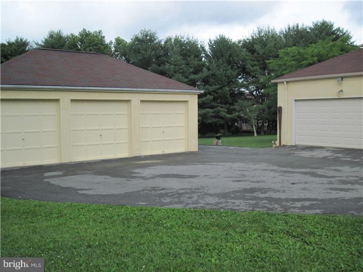 17 Nice Road Thornton, PA 19373 - Photo 2 of 11 Gallery Image 2