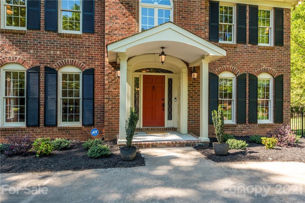 9415 Hood Road Charlotte, NC 28215 - Photo 2 of 48 Gallery Image 2