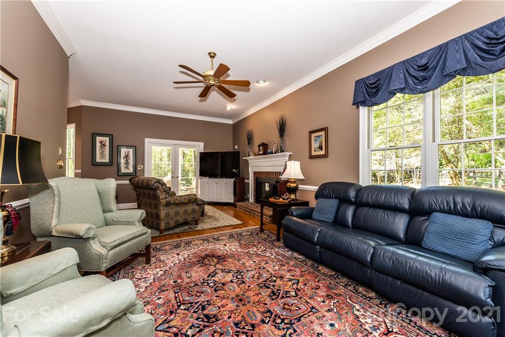9415 Hood Road Charlotte, NC 28215 - Photo 23 of 48 Gallery Image 23