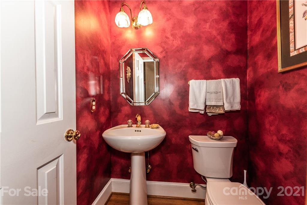 9415 Hood Road Charlotte, NC 28215 - Photo 24 of 48 Gallery Image 24