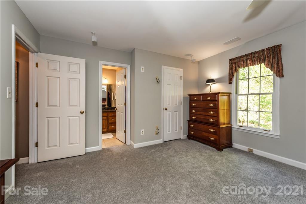 9415 Hood Road Charlotte, NC 28215 - Photo 27 of 48 Gallery Image 27