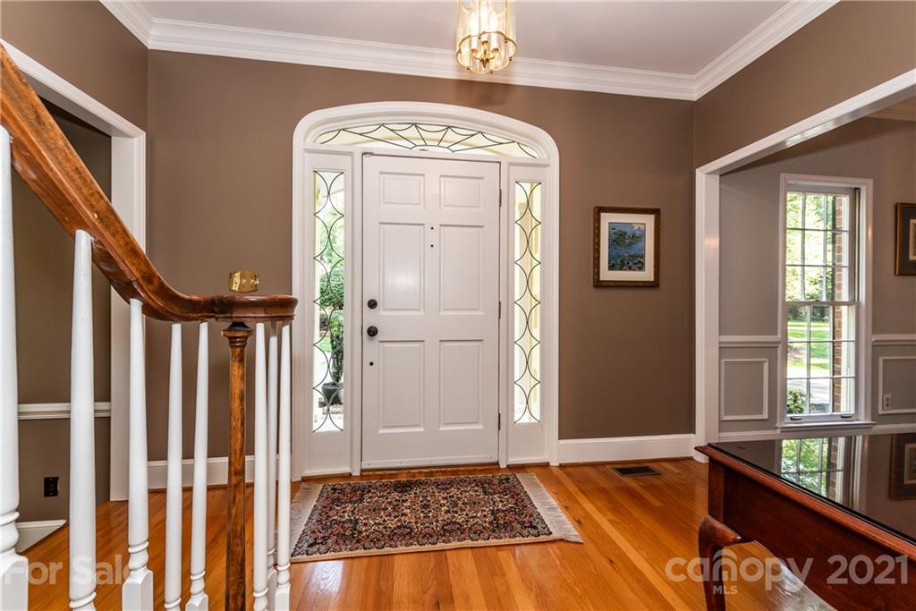 9415 Hood Road Charlotte, NC 28215 - Photo 4 of 48 Gallery Image 4