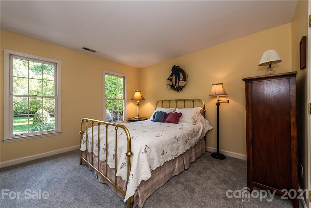 9415 Hood Road Charlotte, NC 28215 - Photo 31 of 48 Gallery Image 31