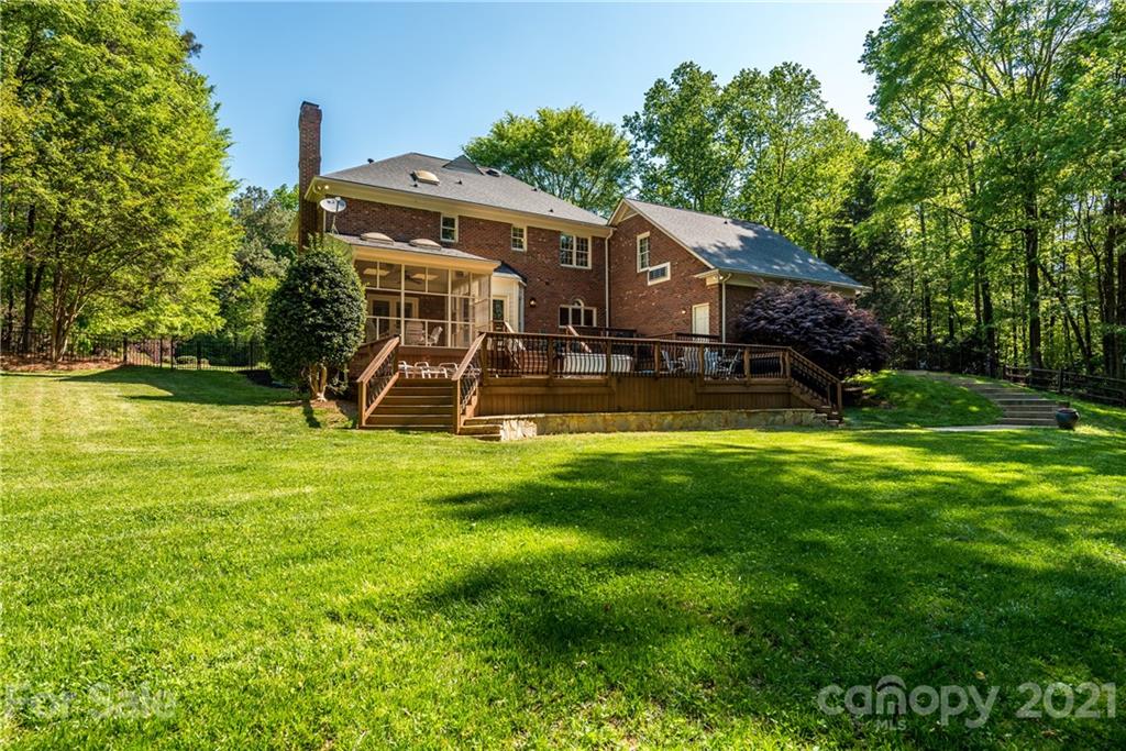 9415 Hood Road Charlotte, NC 28215 - Photo 39 of 48 Gallery Image 39