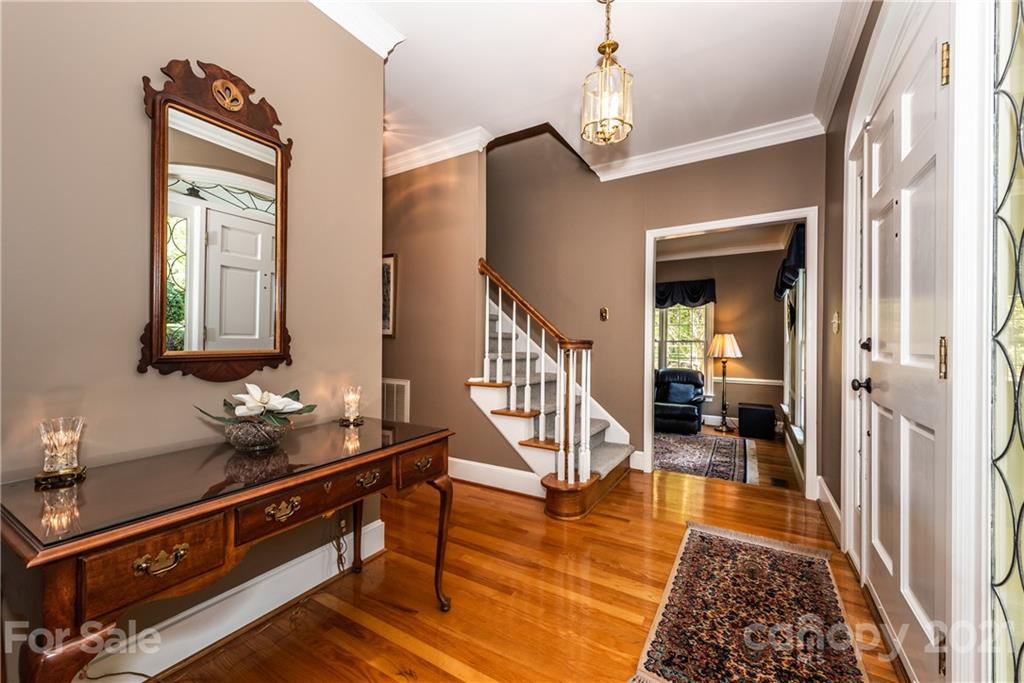 9415 Hood Road Charlotte, NC 28215 - Photo 5 of 48 Gallery Image 5