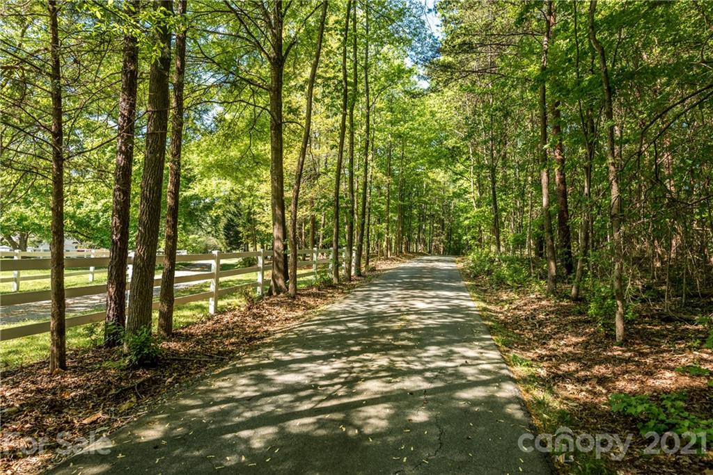 9415 Hood Road Charlotte, NC 28215 - Photo 47 of 48 Gallery Image 47