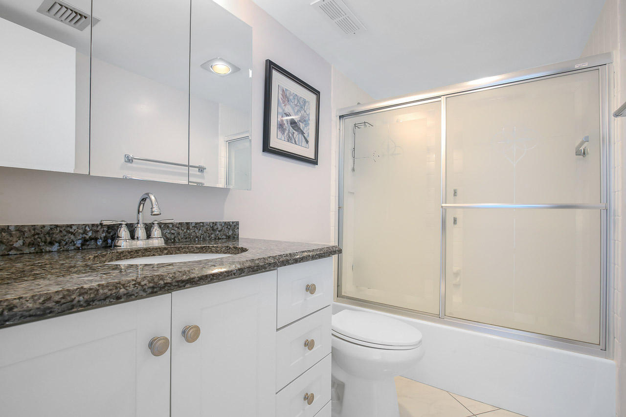 300 Ocean Trail Way, Unit 904 Jupiter, FL 33477 - Photo 11 of 21 300 Ocean Trail Way 904-print-013-11-Bat