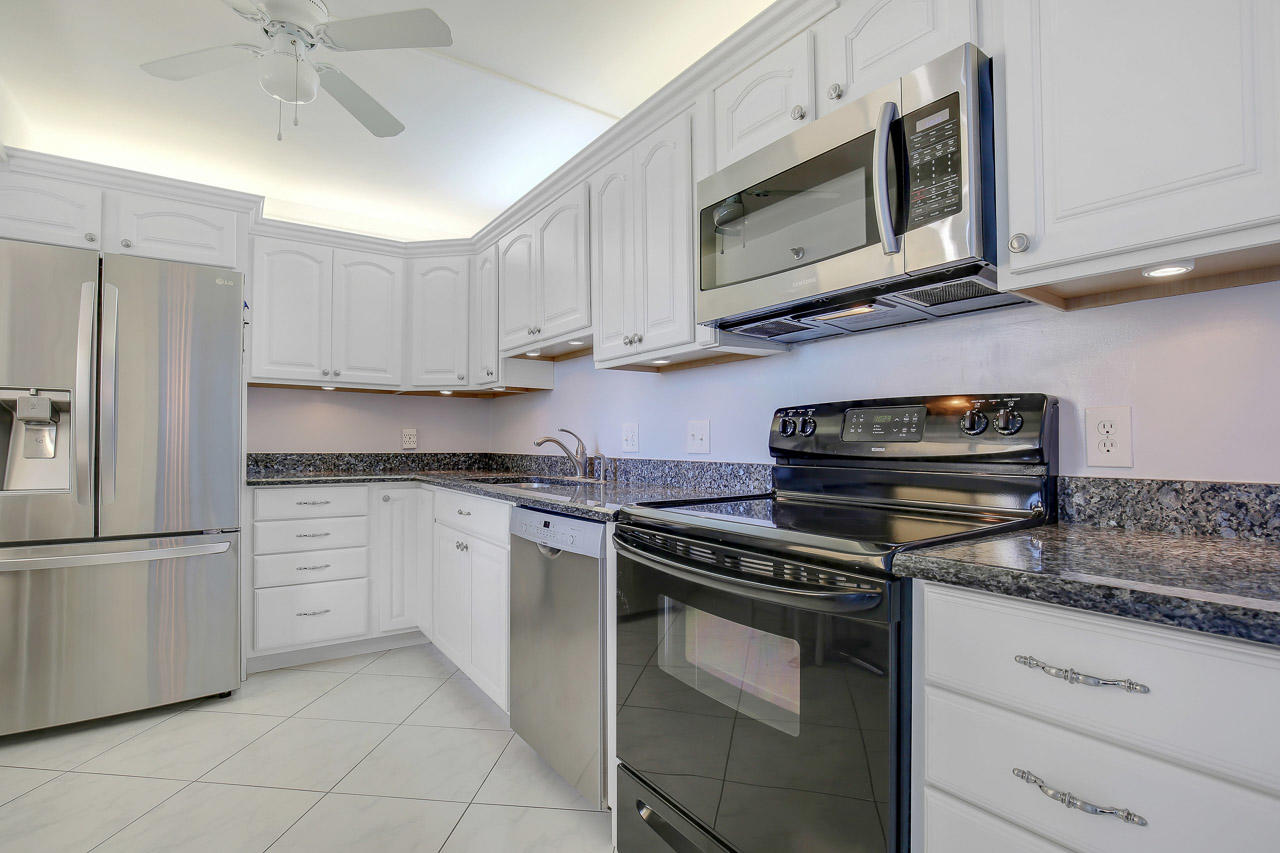 300 Ocean Trail Way, Unit 904 Jupiter, FL 33477 - Photo 6 of 21 300 Ocean Trail Way 904-print-007-19-Kit