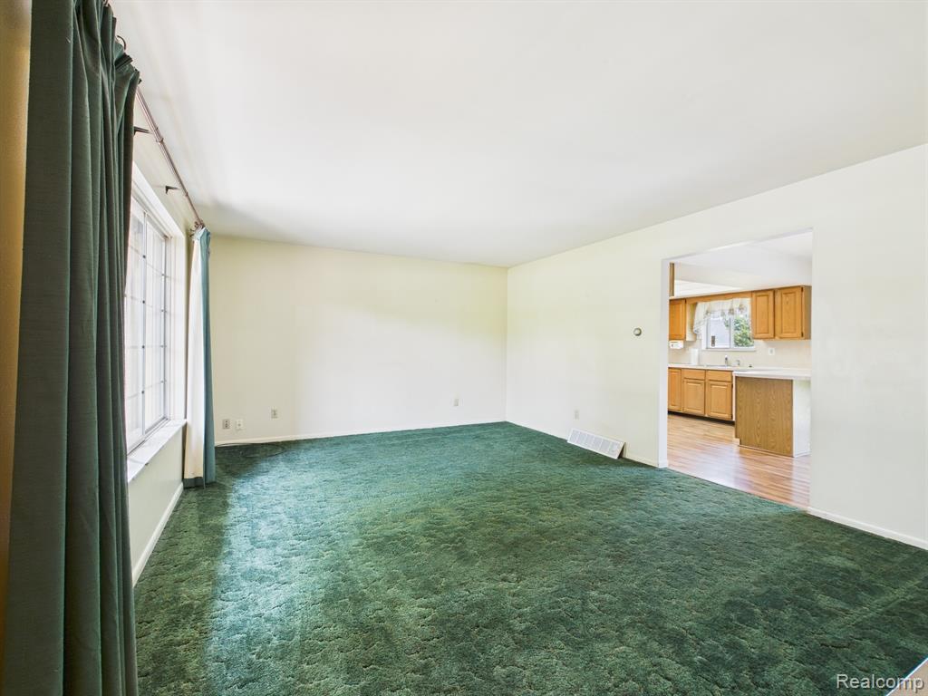 10277 South State Road Goodrich, MI 48438 - Photo 7 of 34
