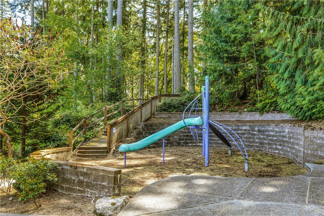 109 Cougar Ridge Road Northwest Issaquah, WA 98027 - Photo 25 of 26