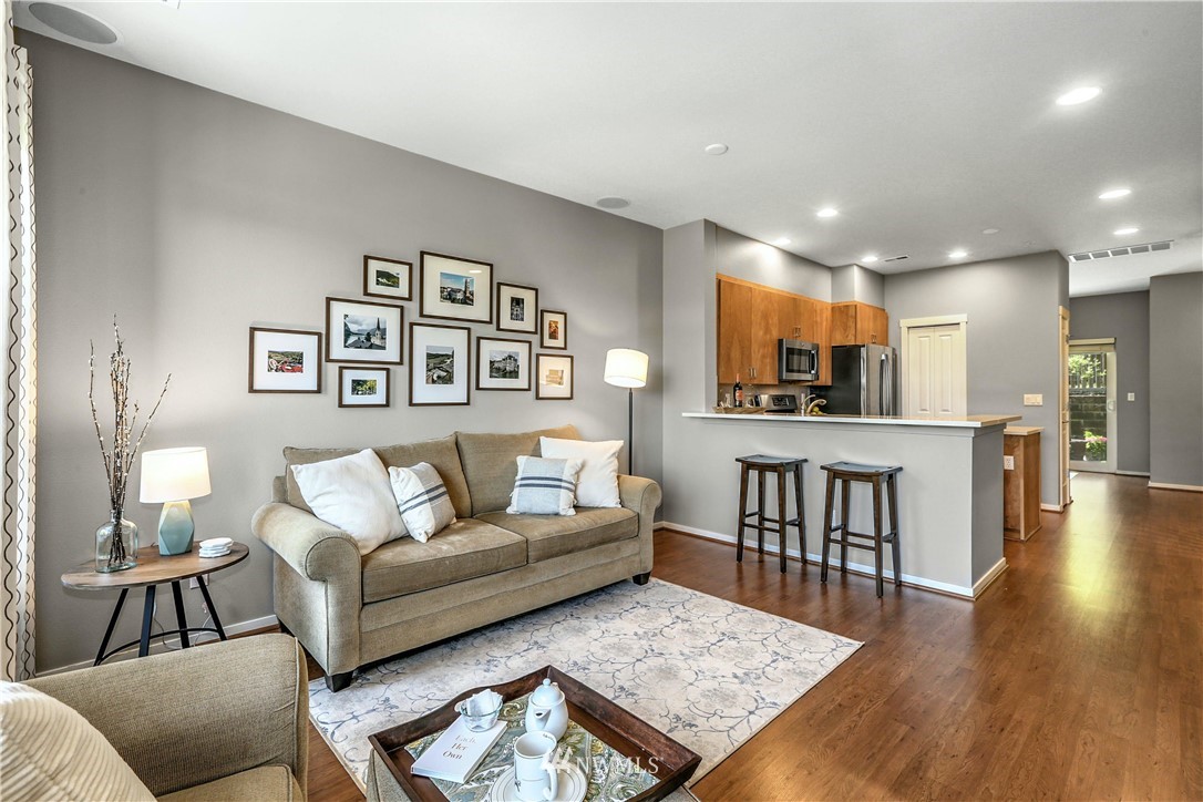 109 Cougar Ridge Road Northwest Issaquah, WA 98027 - Photo 5 of 26