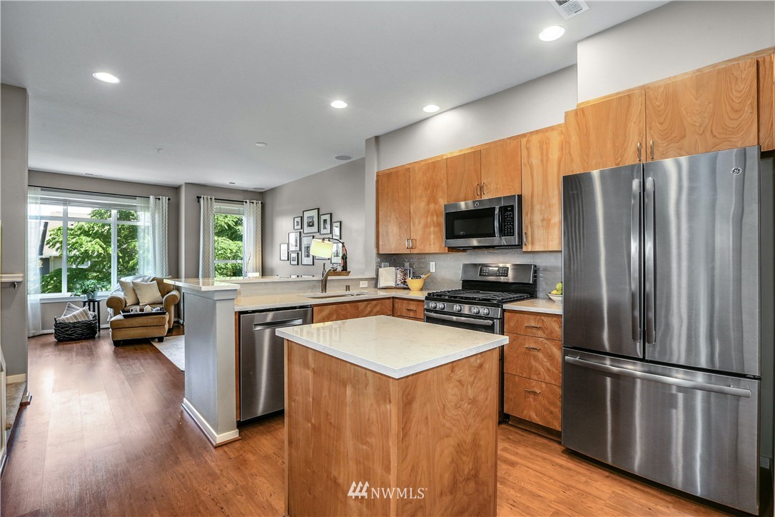 109 Cougar Ridge Road Northwest Issaquah, WA 98027 - Photo 6 of 26