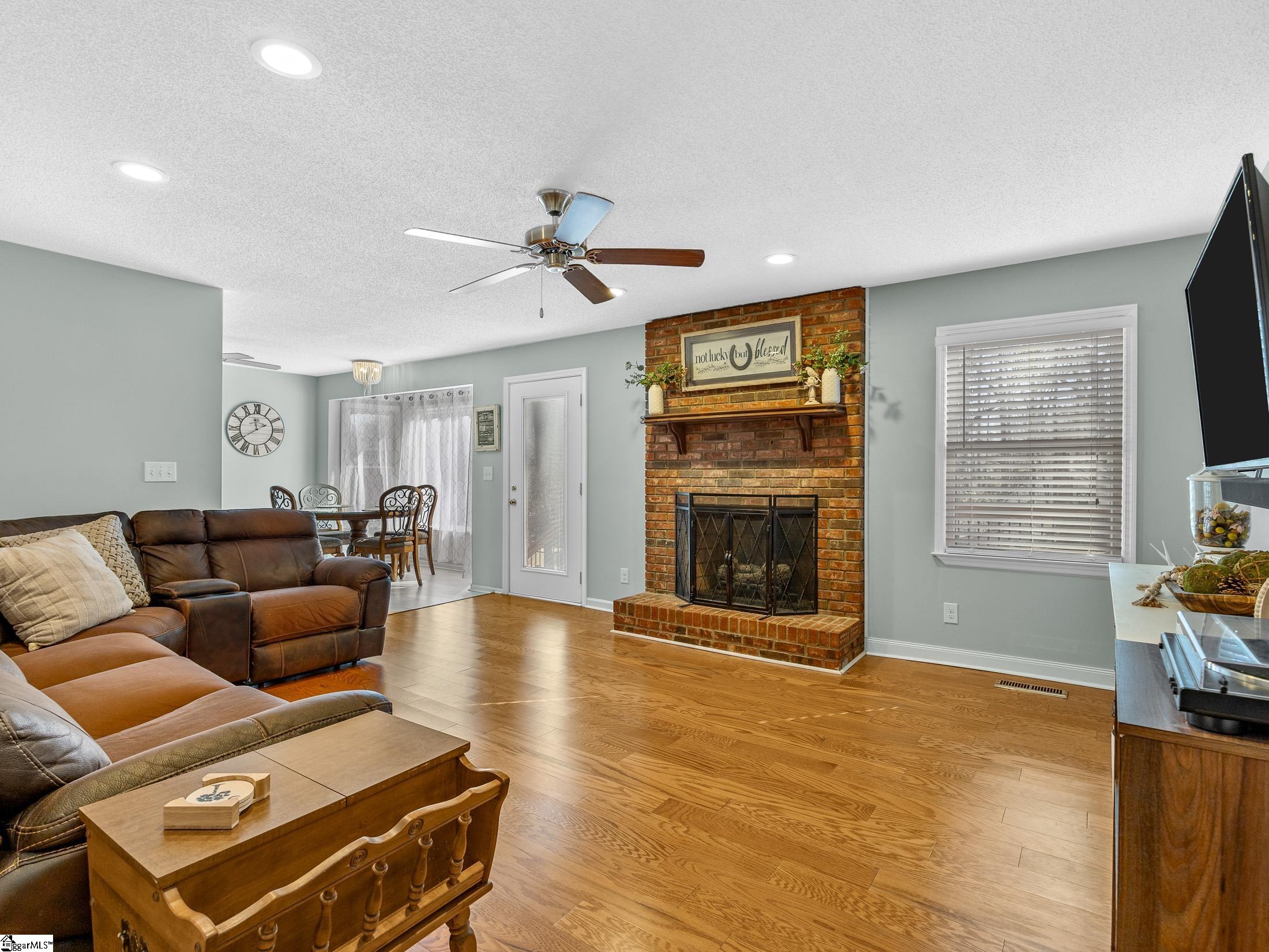 103 Lakewinds Court Inman, SC 29349 - Photo 3 of 36
