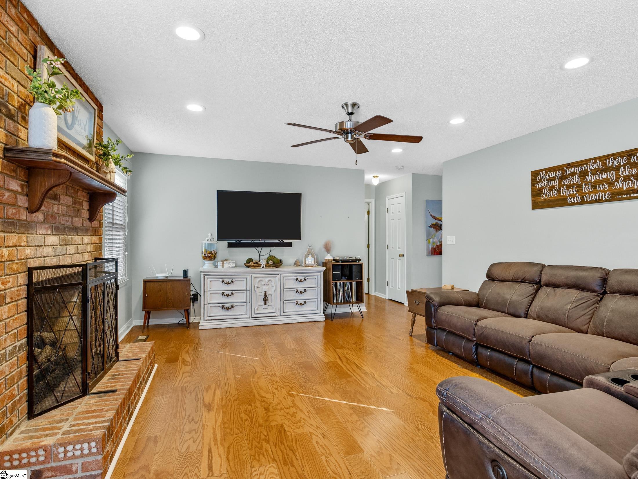 103 Lakewinds Court Inman, SC 29349 - Photo 4 of 36