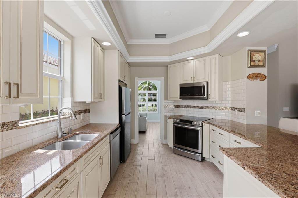 8767 Ferrara Court Naples, FL 34114 - Photo 13 of 47