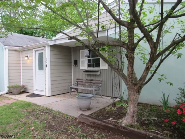 $2,495 | 1 7th Street, Frenchtown, NJ 08825