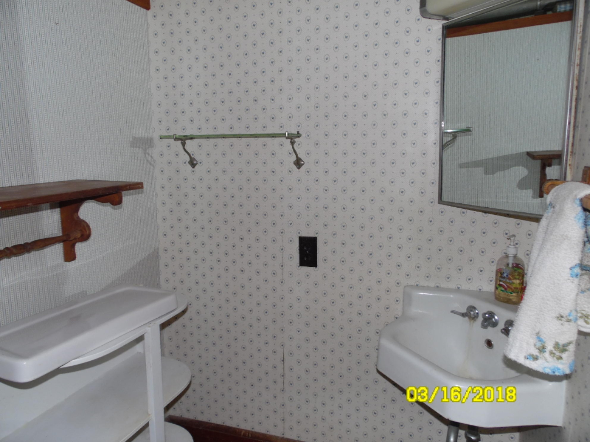 442 Maple Street Colon, MI 49040 - Photo 21 of 35 SAM_5491