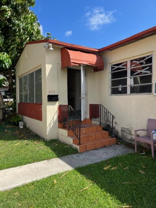 2115-2117 Southwest 19th Terrace Miami, FL 33145 - Photo 18 of 35 2117 Exterior Front 1