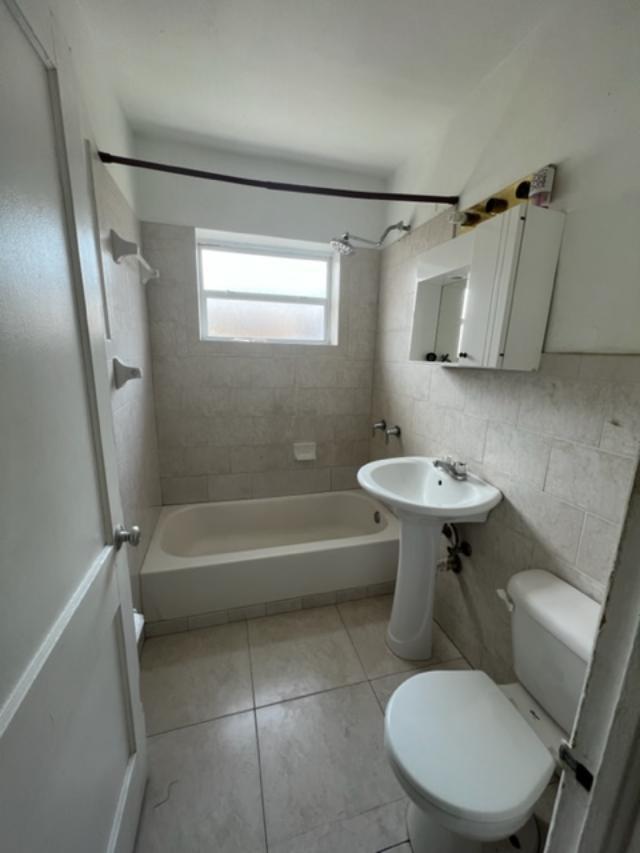 2115-2117 Southwest 19th Terrace Miami, FL 33145 - Photo 25 of 35 2117 SW 19th Ter Bathroom