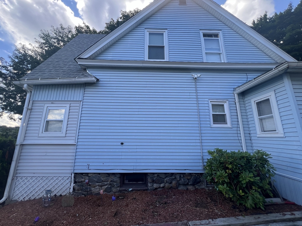 7 Gloucester Road Worcester, MA 01607 - Photo 30 of 37