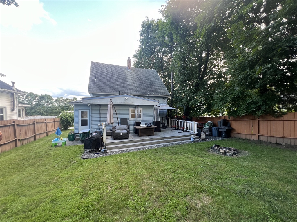 7 Gloucester Road Worcester, MA 01607 - Photo 33 of 37