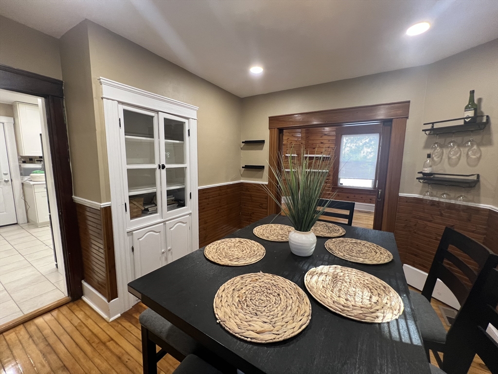 7 Gloucester Road Worcester, MA 01607 - Photo 8 of 37