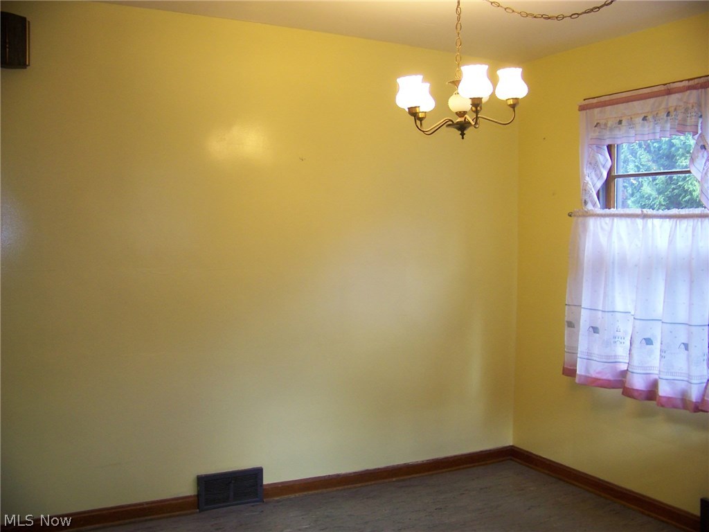 3693 Burkey Road Youngstown, OH 44515 - Photo 5 of 19 Gallery Image 5