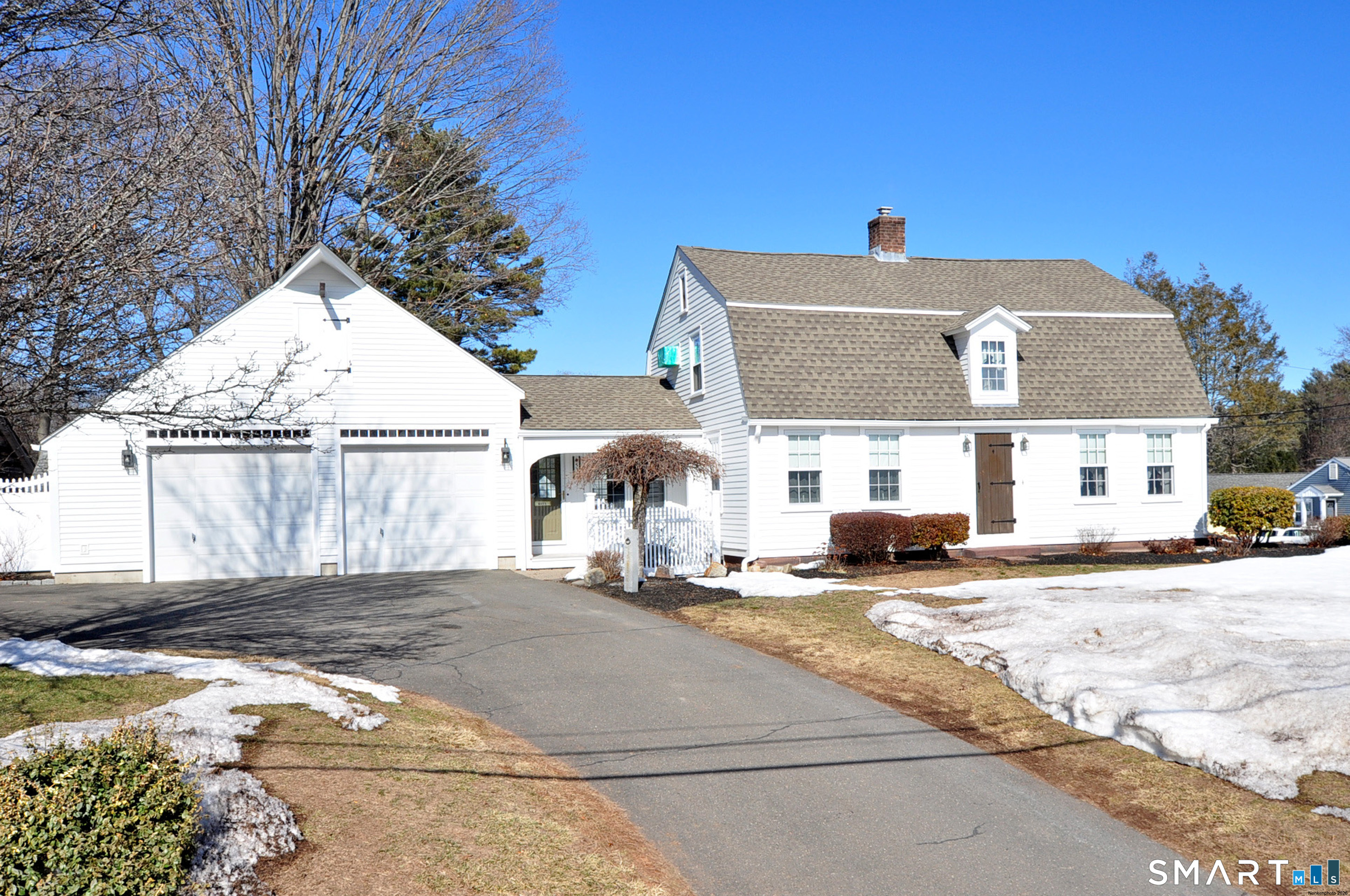 537 Center Street Manchester, CT 06040 - Photo 2 of 40