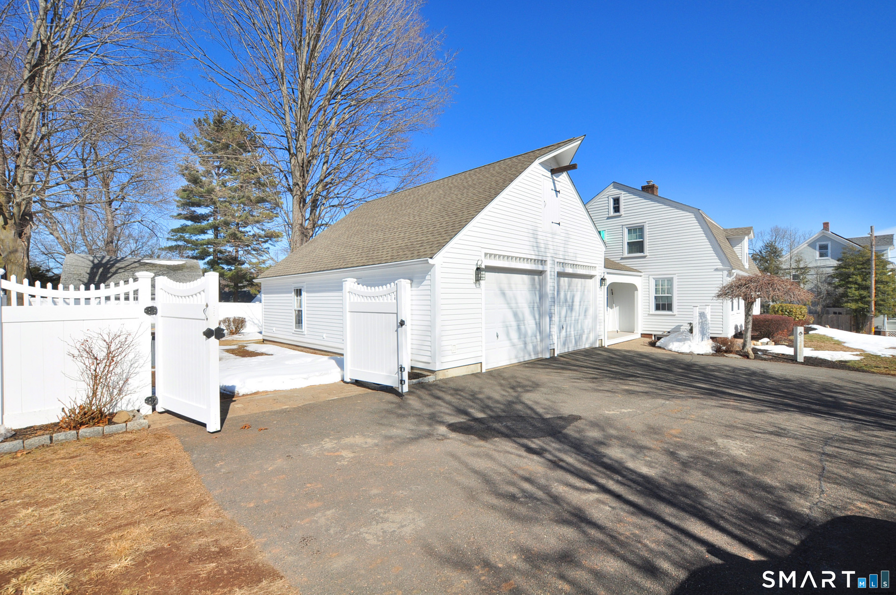 537 Center Street Manchester, CT 06040 - Photo 3 of 40