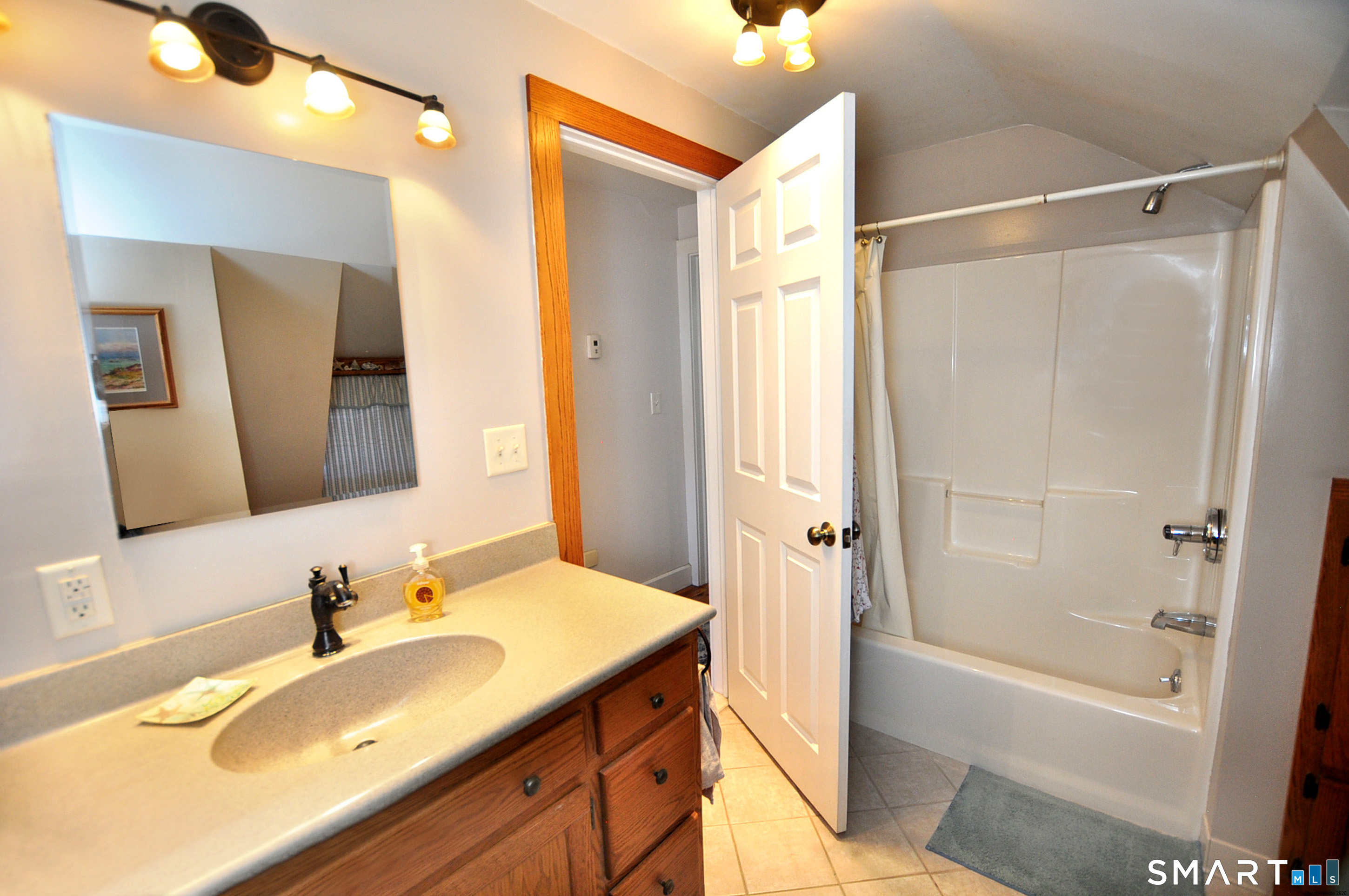 537 Center Street Manchester, CT 06040 - Photo 37 of 40