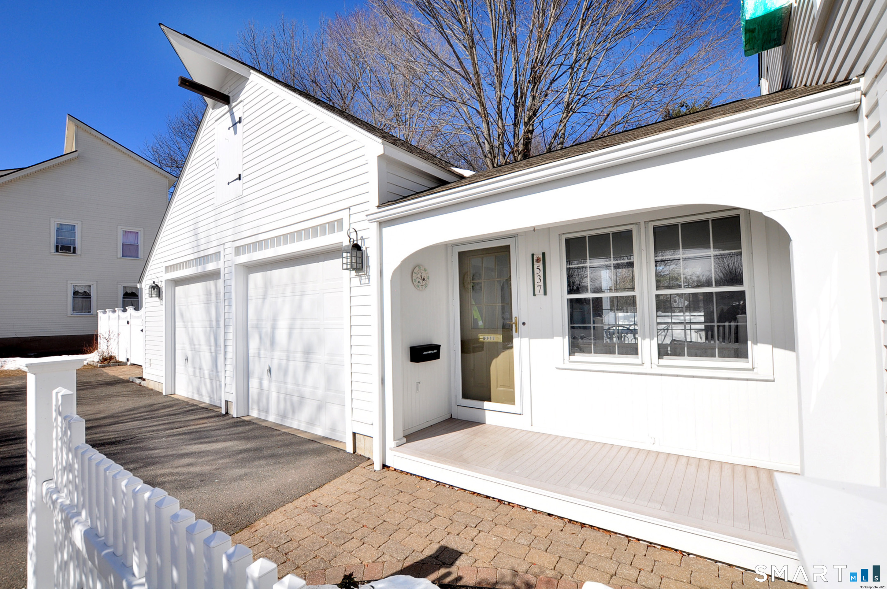 537 Center Street Manchester, CT 06040 - Photo 4 of 40