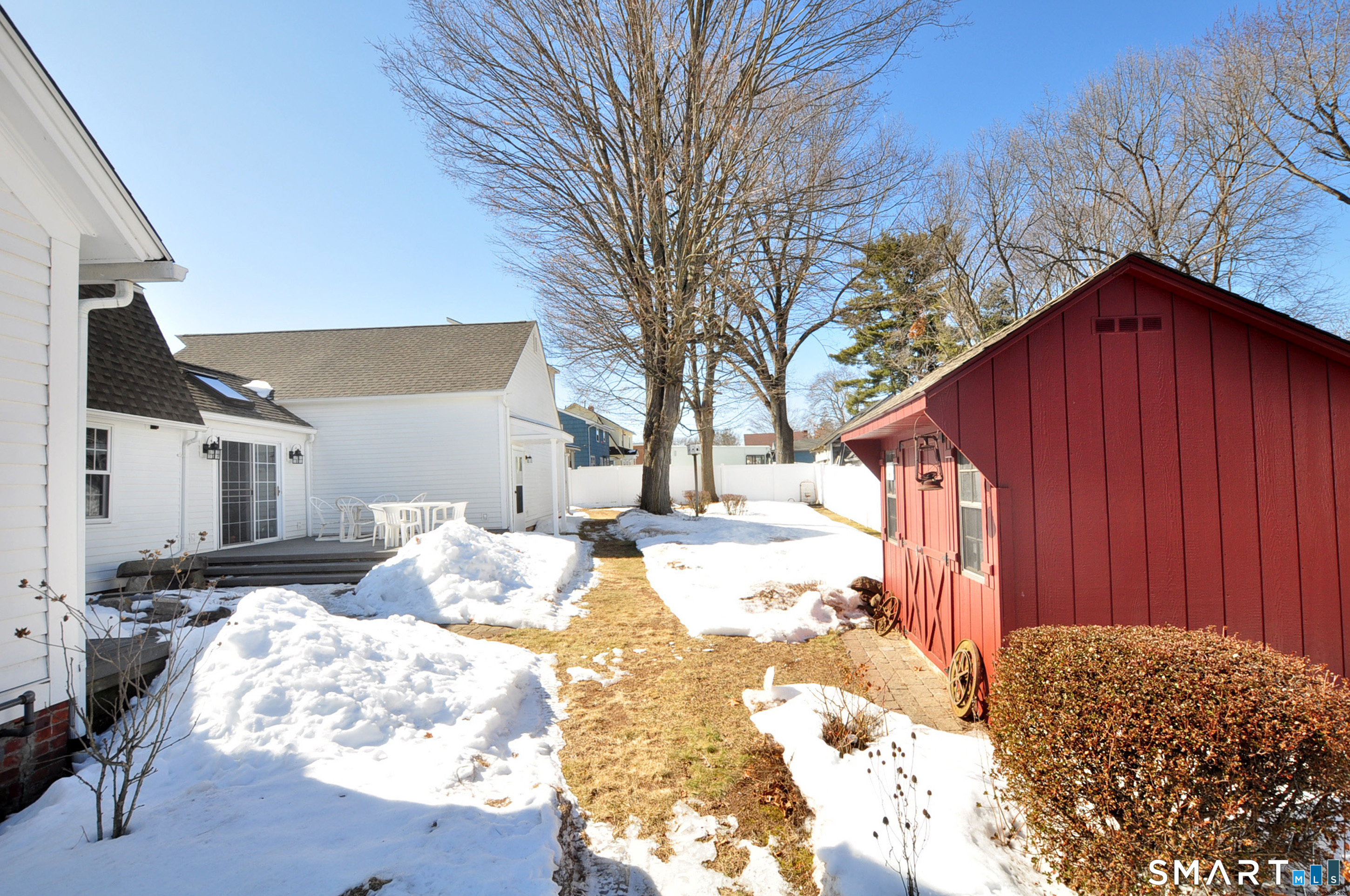 537 Center Street Manchester, CT 06040 - Photo 8 of 40