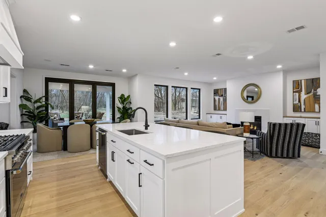 $1,398,000 | 25955 Wildrose Lane, Excelsior, MN 55331