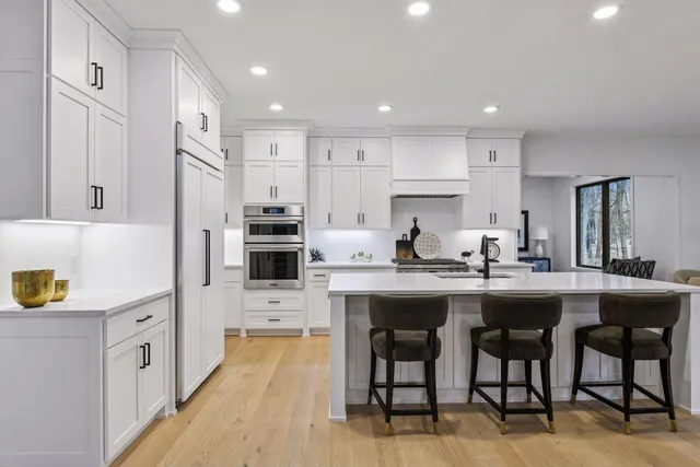 $1,398,000 | 25955 Wildrose Lane, Excelsior, MN 55331