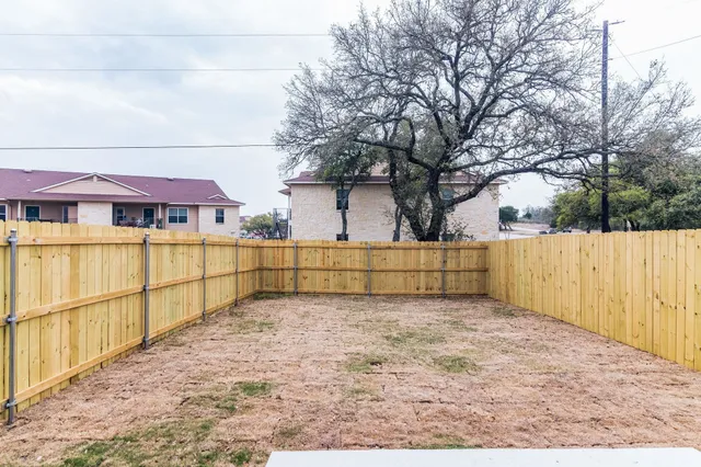 $1,250 | 106 Peruna Drive, Marble Falls, TX 78654