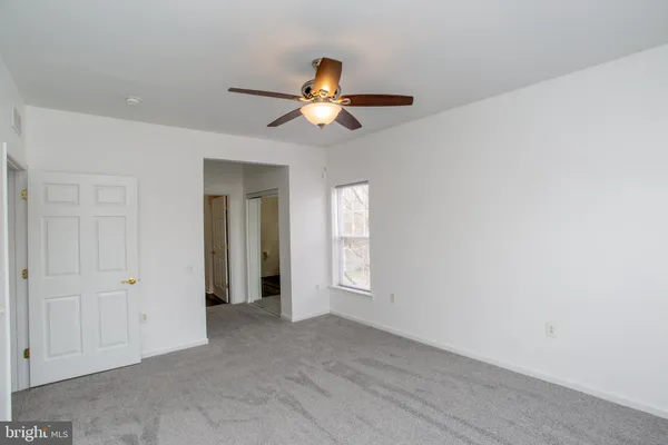a view of empty room with window
