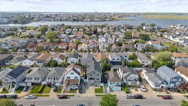 $1,565,000 | 545 East Fulton Street, Long Beach, NY 11561