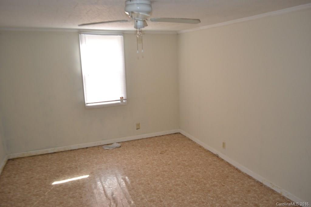627 Queens Road Gastonia, NC 28052 - Photo 2 of 6 Gallery Image 2