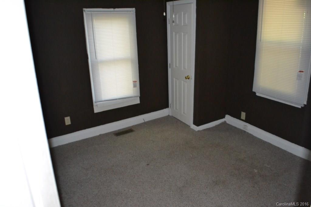 627 Queens Road Gastonia, NC 28052 - Photo 3 of 6 Gallery Image 3
