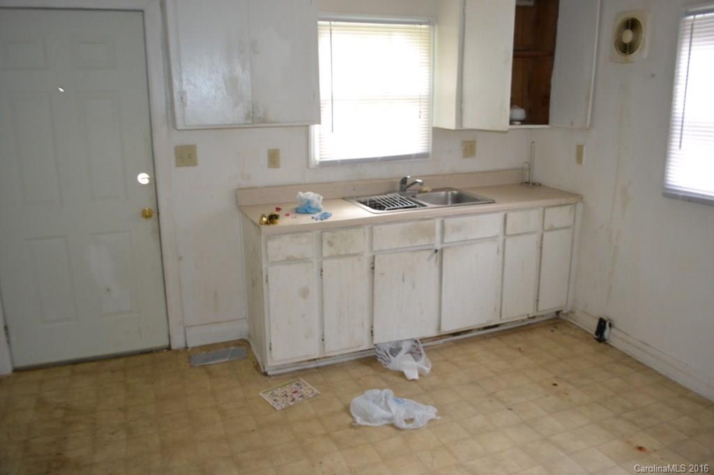 627 Queens Road Gastonia, NC 28052 - Photo 5 of 6 Gallery Image 5