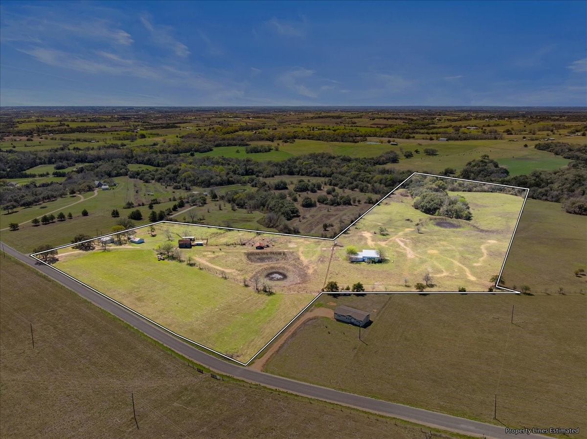 5079 Skull Creek Road Fayetteville, TX 78940 - Photo 2 of 15
