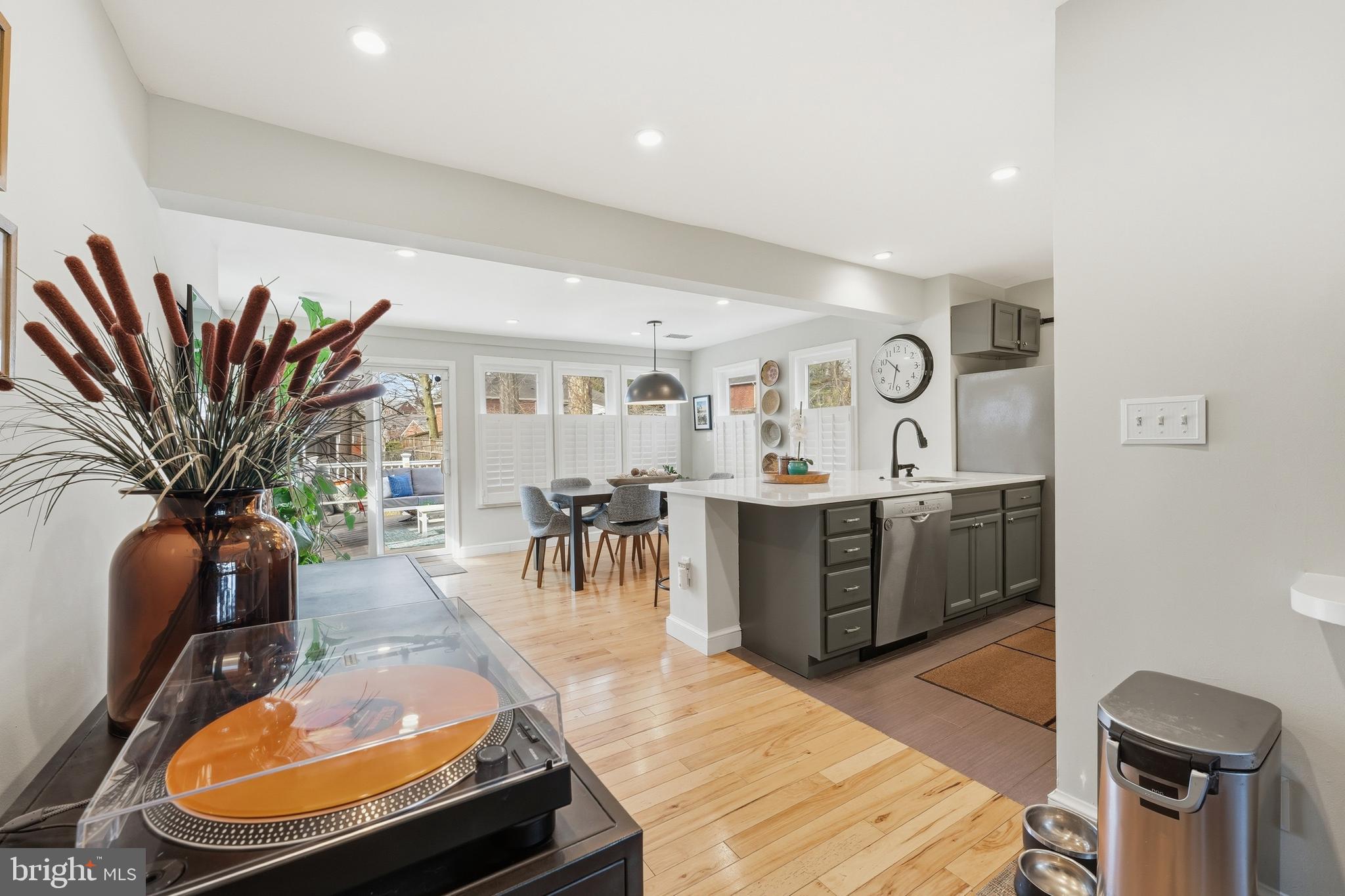 8916 Whitney Street Silver Spring, MD 20901 - Photo 9 of 67