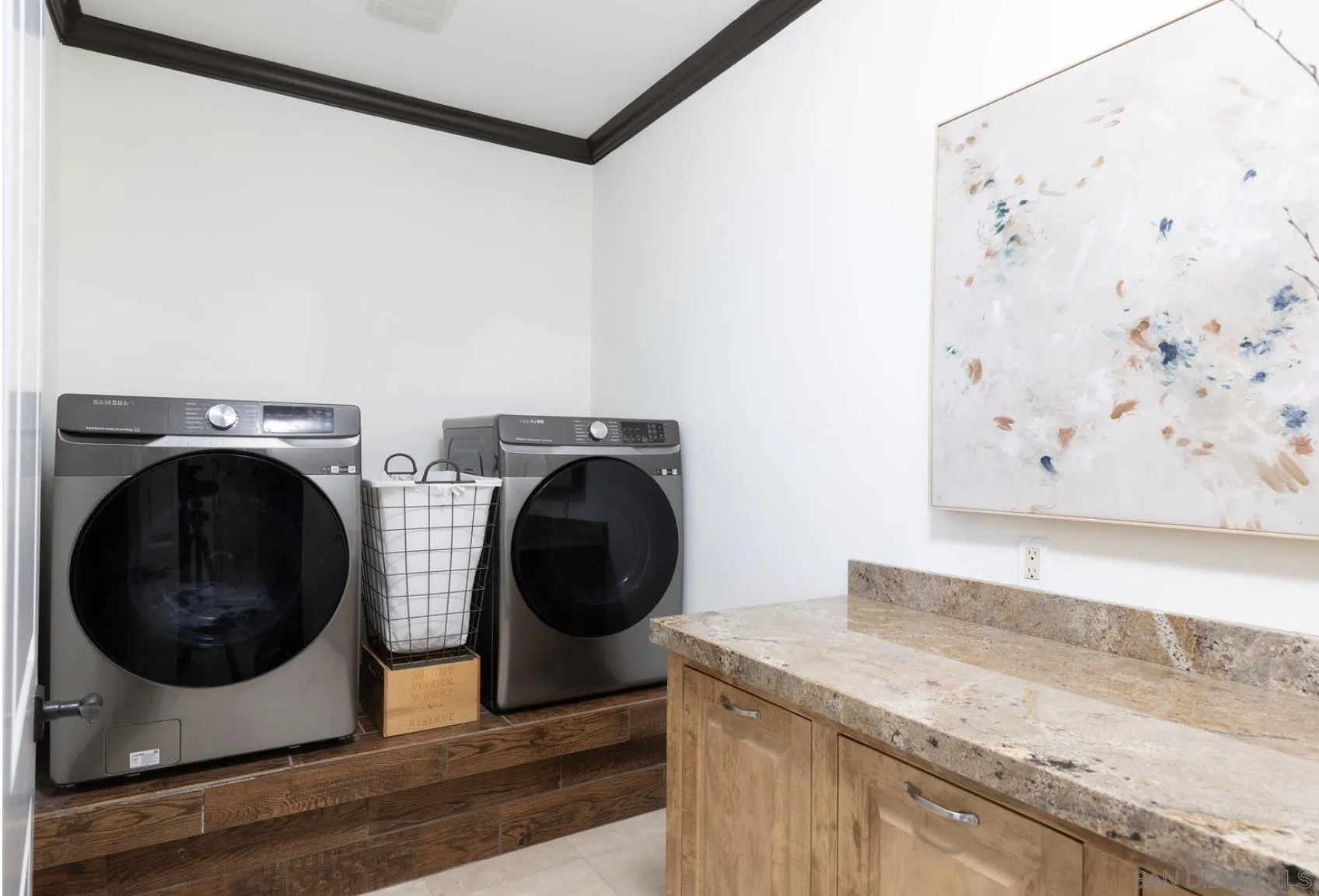 8022 Wesley Road Joshua Tree, CA 92252 - Photo 21 of 69 a utility room with dryer and washer