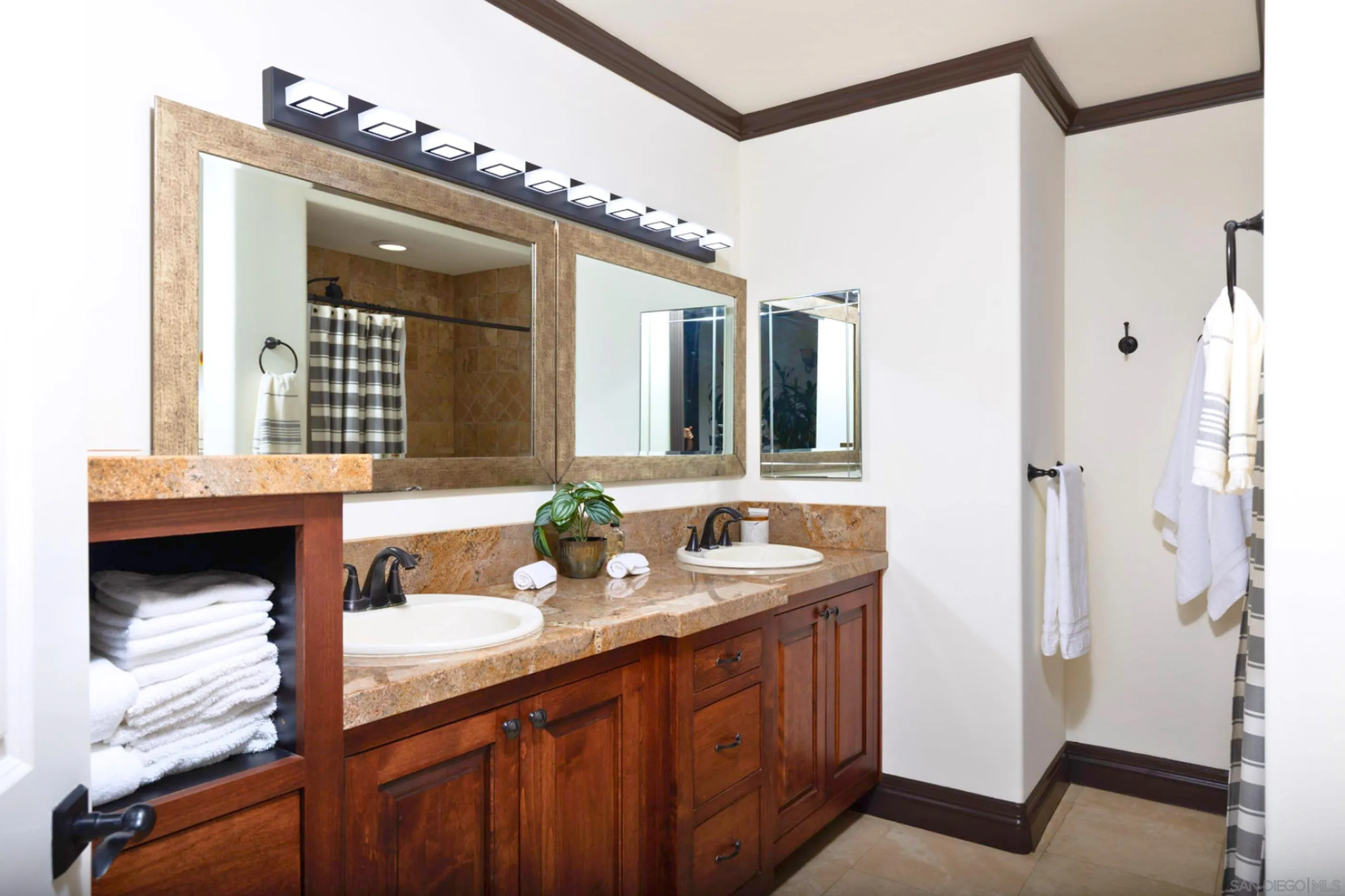 8022 Wesley Road Joshua Tree, CA 92252 - Photo 25 of 69 a bathroom with a sink and a mirror