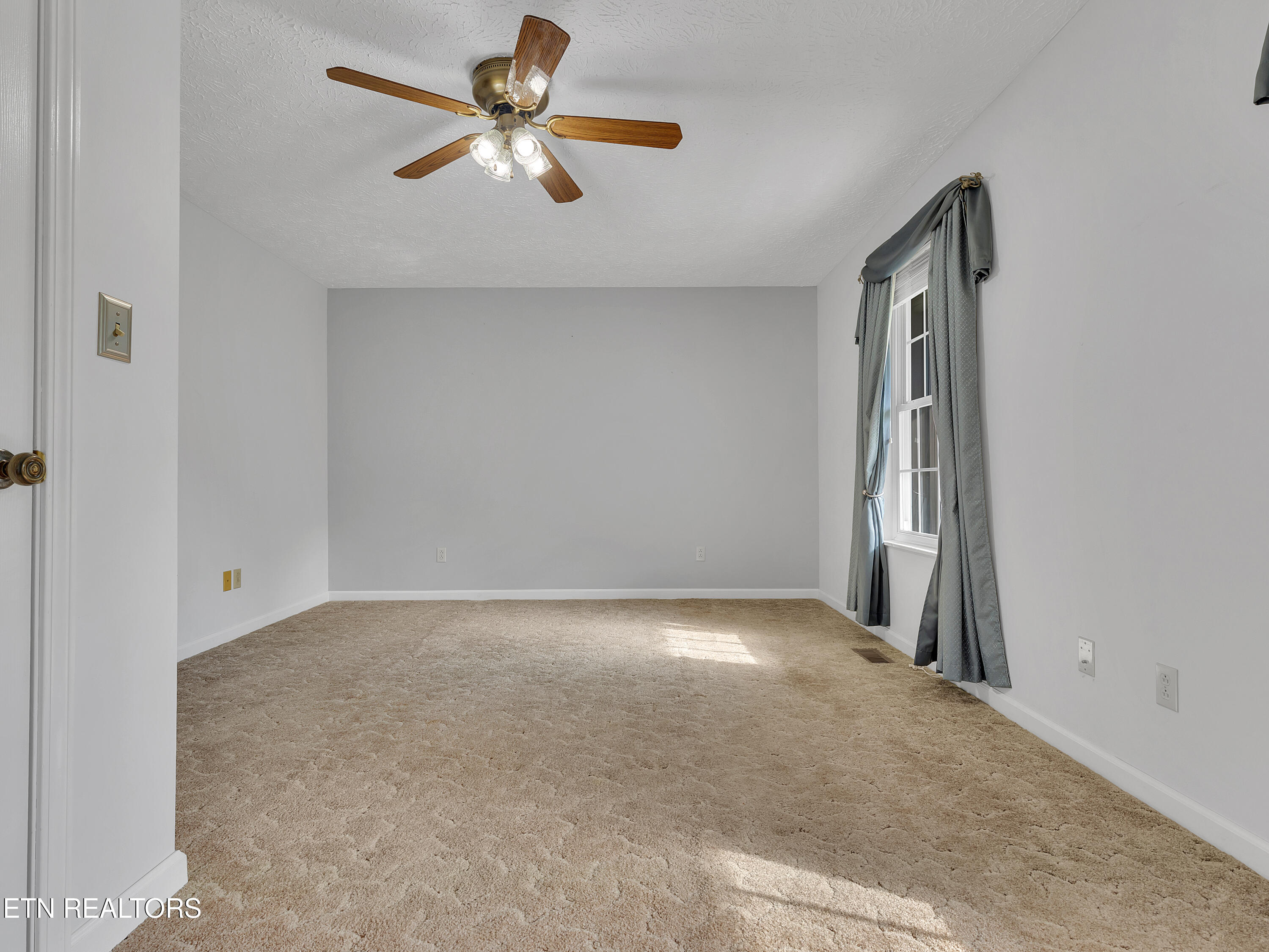 290 Whitaker Hollow Road Rocky Top, TN 37769 - Photo 15 of 51 12_18